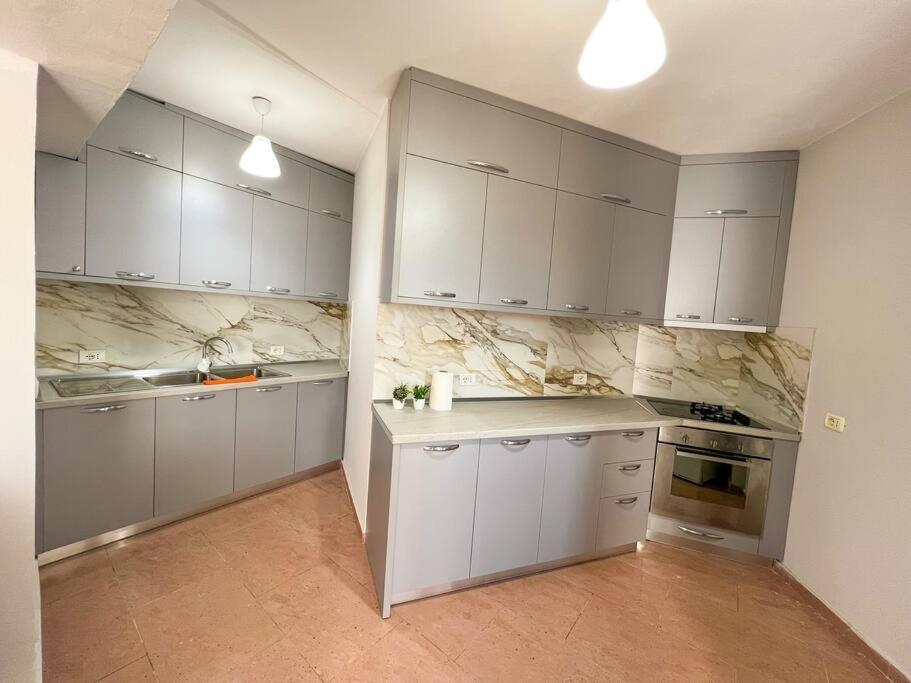 Apartment Scanderbeg Square 2br Tirana