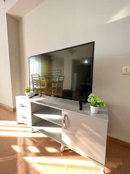 Scanderbeg Square 2br *